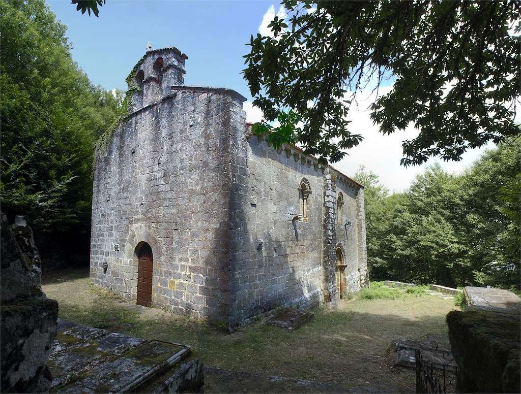 Iglesia de Santa María de Pesqueiras