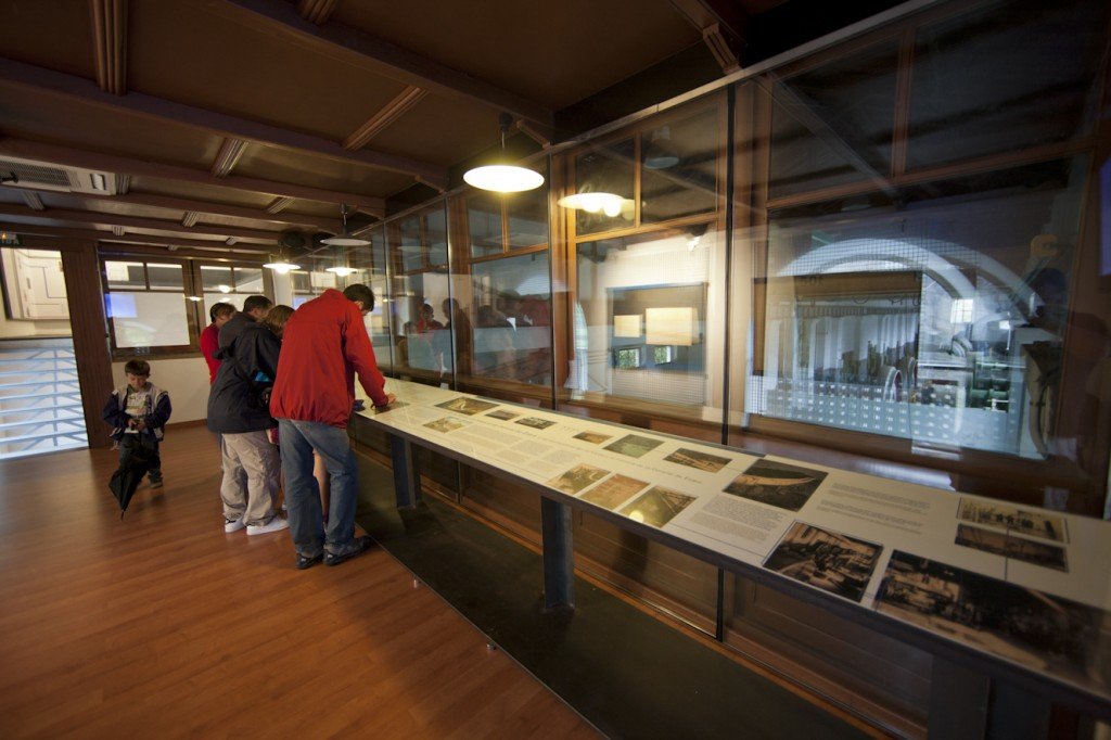Centro de Interpretación / Museo de la Electricidad de Ézaro